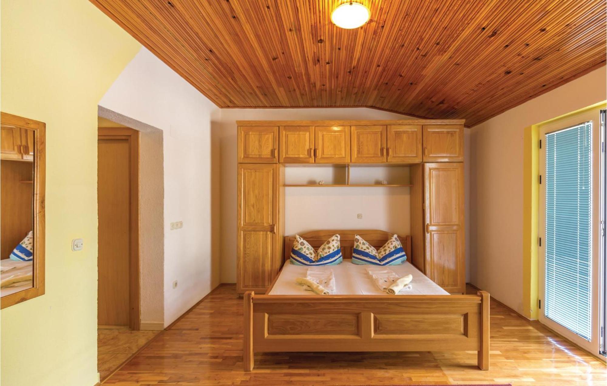 Nice Apartment In Makarska With House Sea View Dış mekan fotoğraf