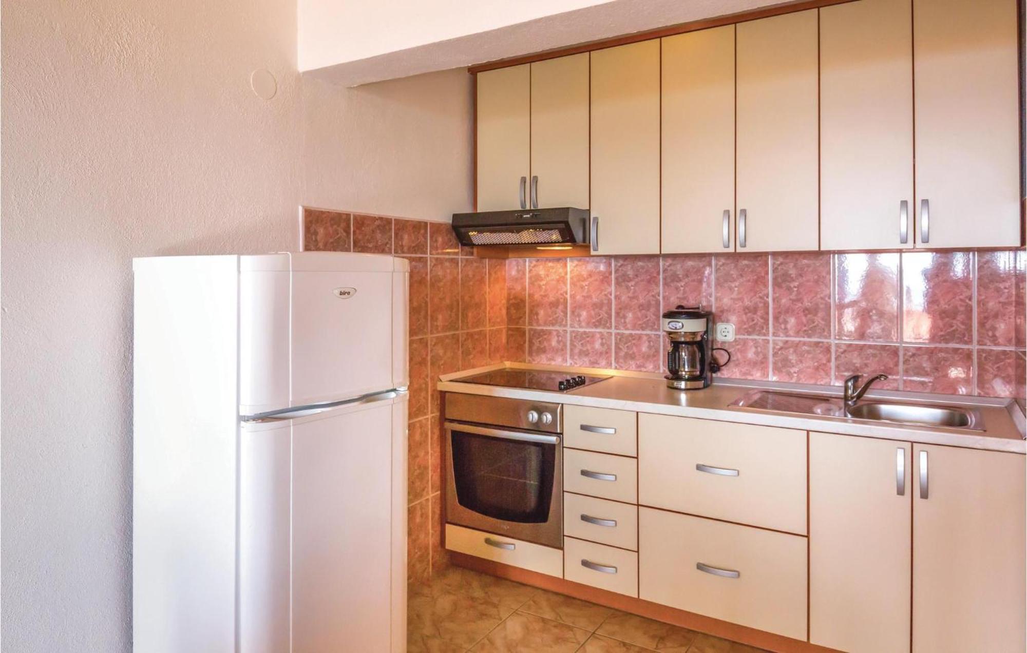 Nice Apartment In Makarska With House Sea View Dış mekan fotoğraf
