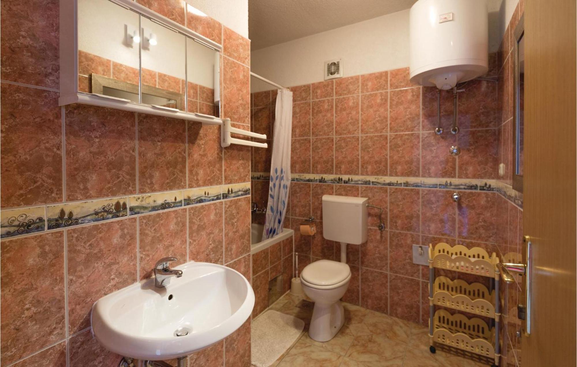 Nice Apartment In Makarska With House Sea View Dış mekan fotoğraf
